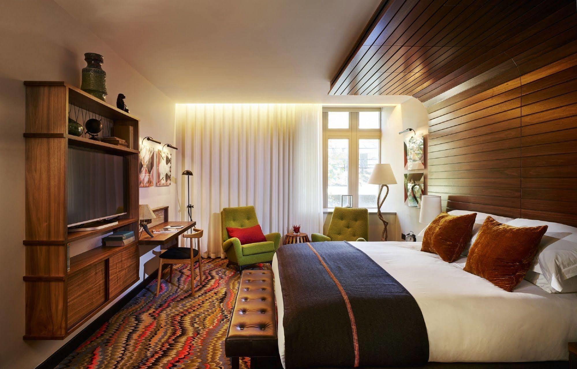 H Club Hotel