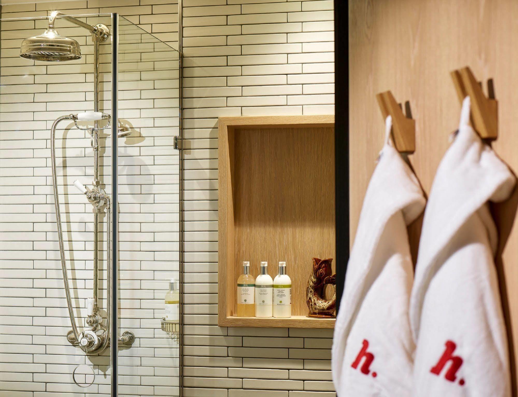 H Club Hotel