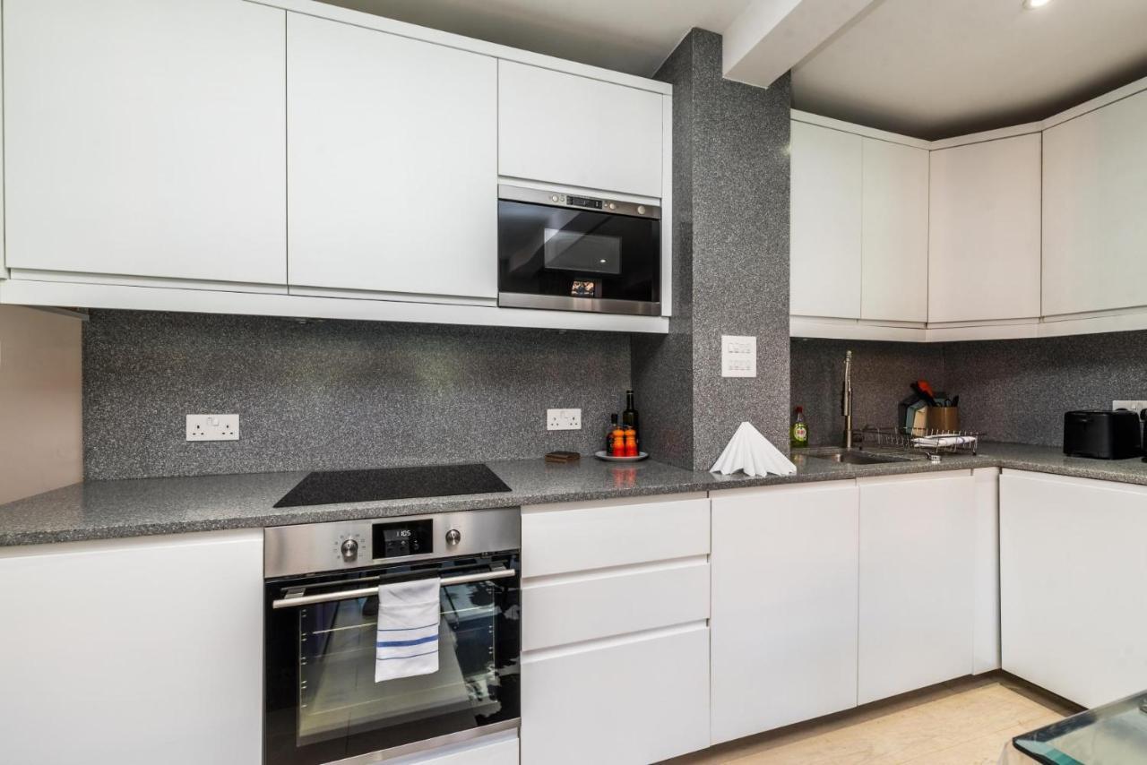 Appartement Super Luxurious 1bd Flat In The Heart Of Chelsea! Londen