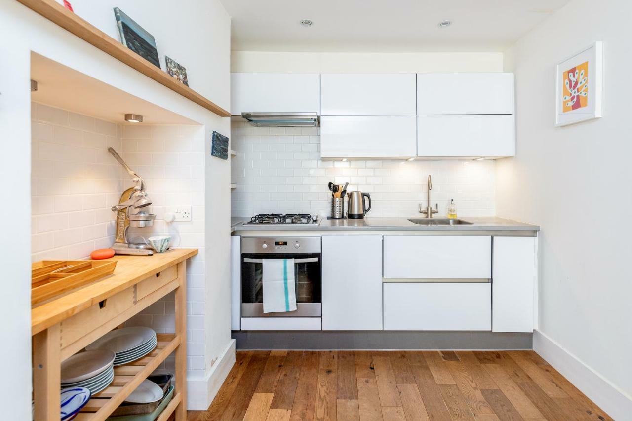 Bonnington Gardens - 1 Bed Open Plan Basement Flat London
