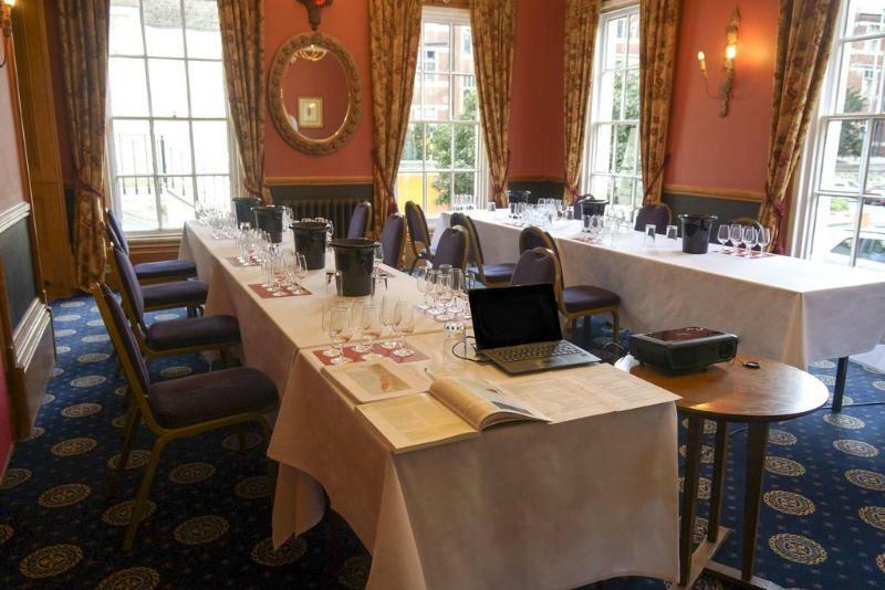 Royal Cambridge Hotel 3*