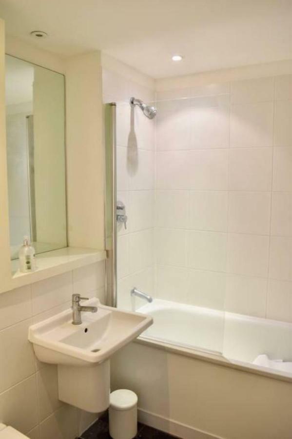 Apartment Modern 1 Bedroom Flat In Canary Wharf *