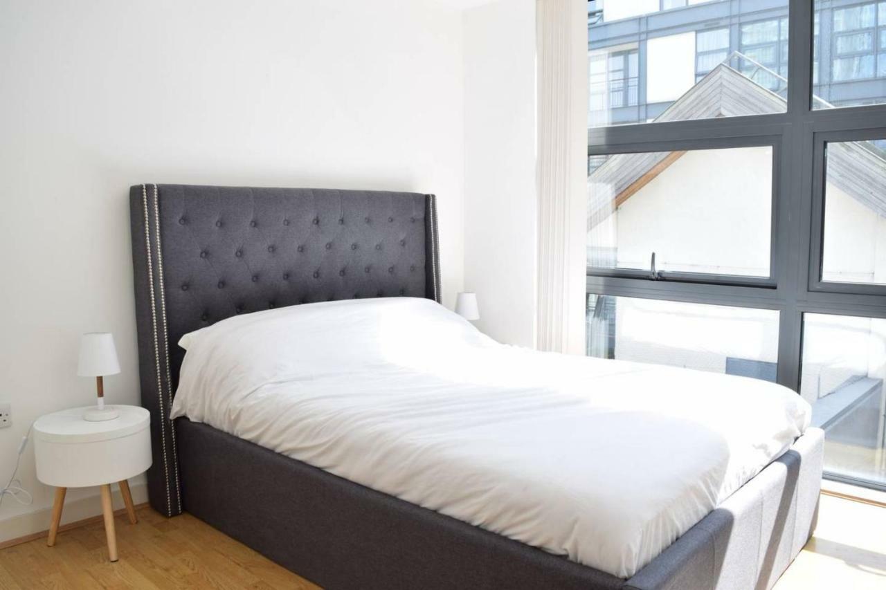 Modern 1 Bedroom Flat In Canary Wharf * London
