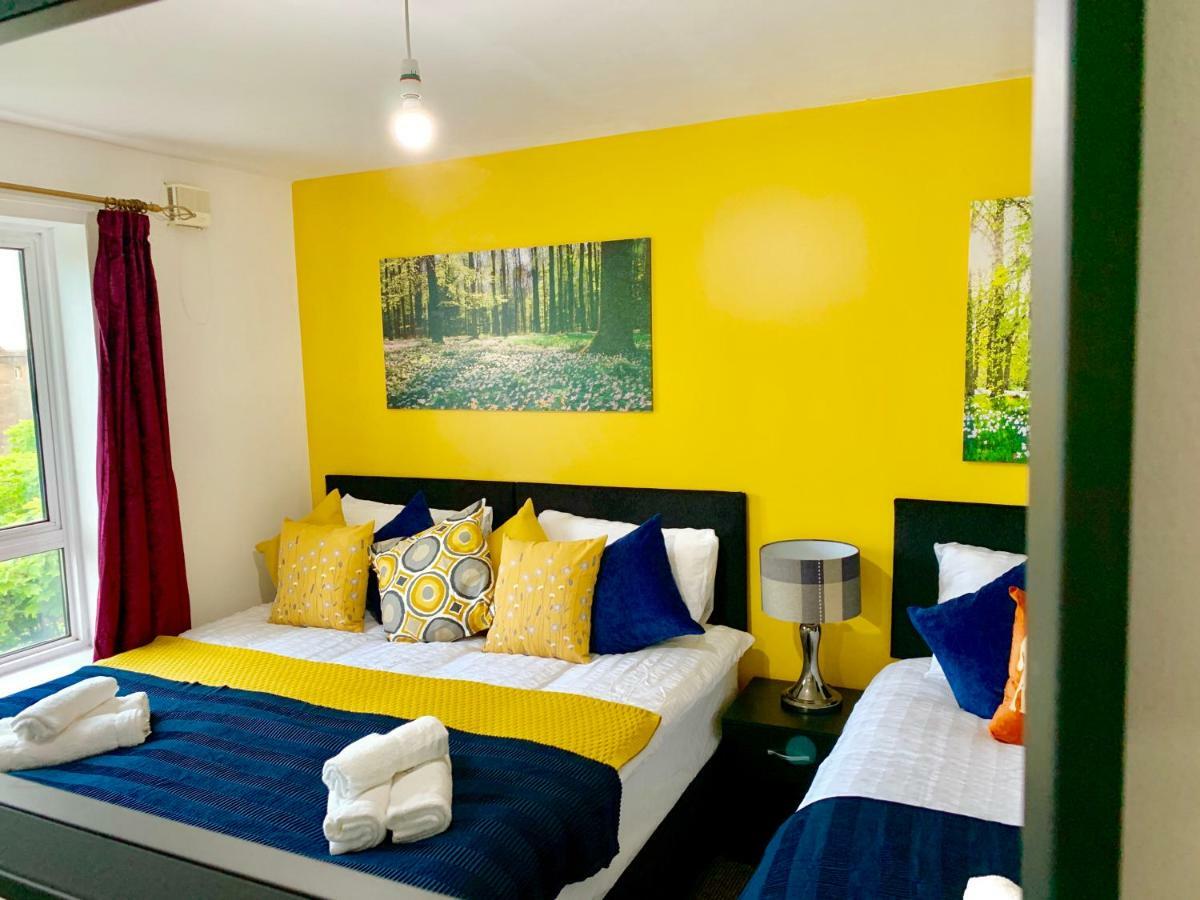 Apartamento 2 Bedrooms Modern Apartment, Lounge, Full Kitchen, Balcony, 5 Minutes Stratford Station *