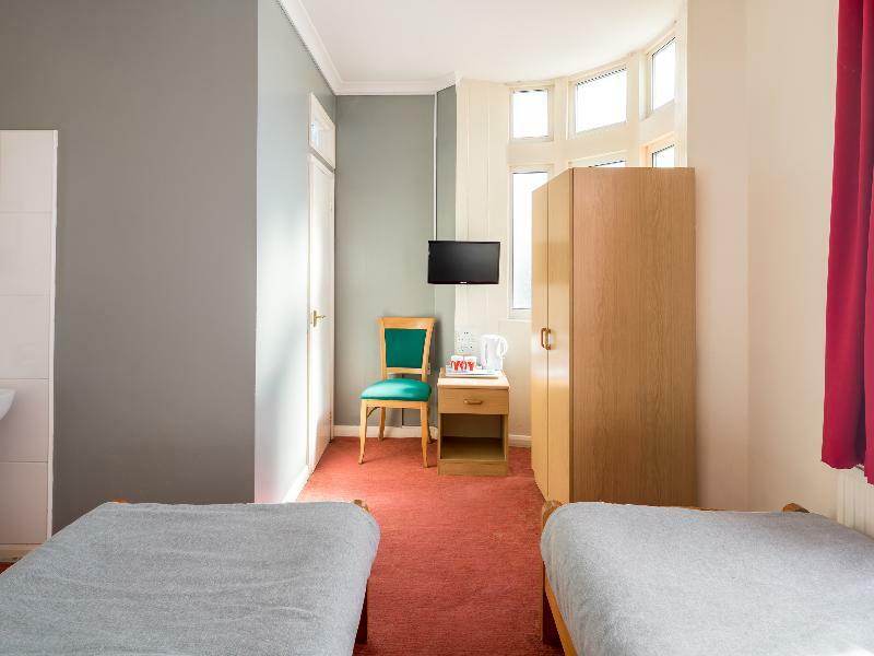 Bros Hotel 3*