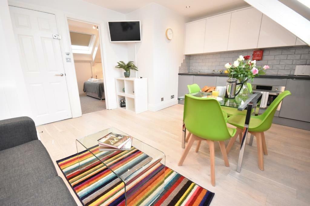 Apartment 3, Opera House Ensuite 4th Floor By Indigo Flats *