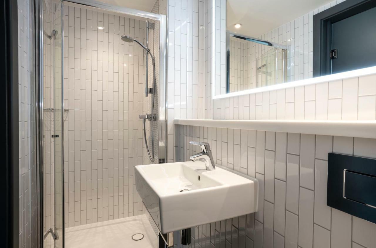 Point A Kensington Olympia Hotel 3*