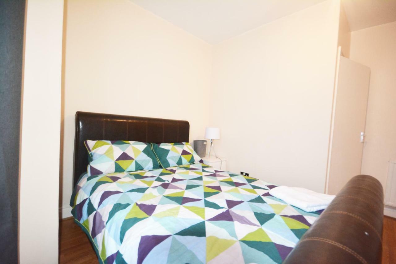 Zone 2 Three Bedroom * London