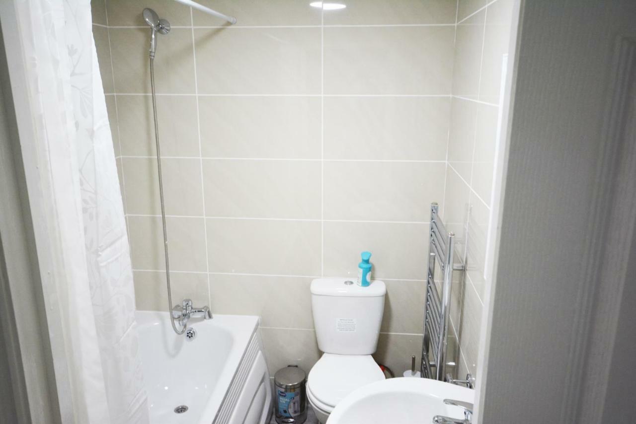 Apartment Zone 2 Three Bedroom London
