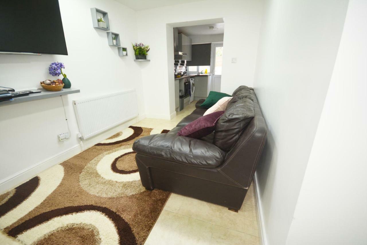 Zone 2 Three Bedroom Apartment *