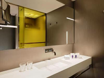 Park Plaza Waterloo 4*