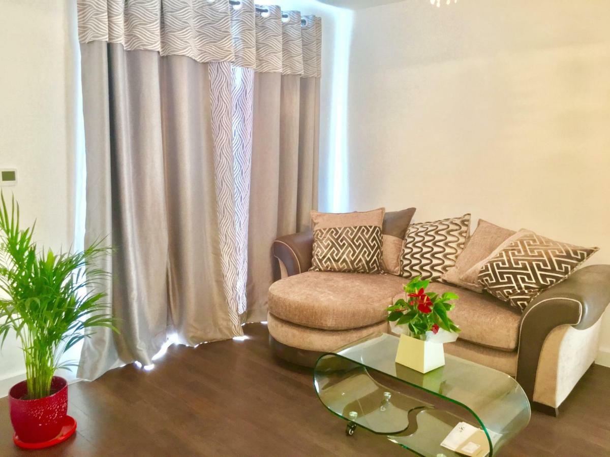 2-bedrooms Apartment, Lounge, Balcony * Londres