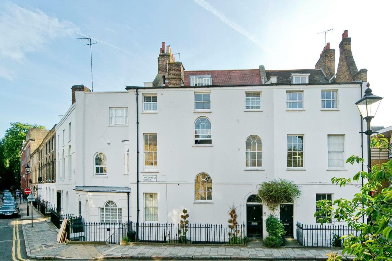 Apartment Woodbridge House London