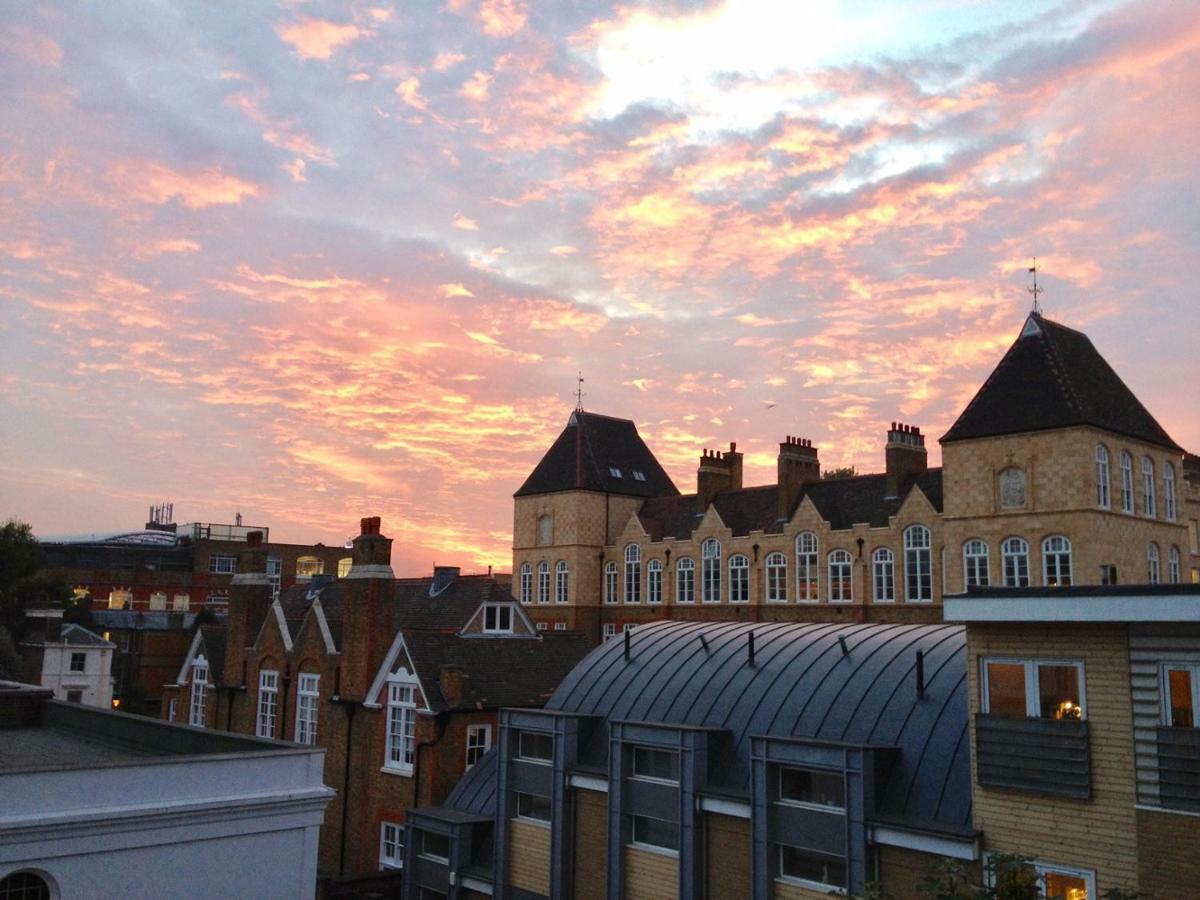Apartment Woodbridge House London