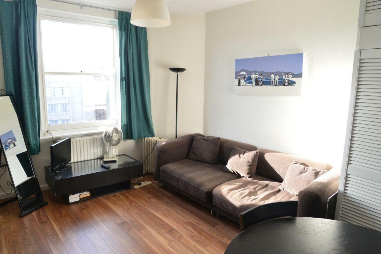 Near Hyde Park Sleeps 4 Londres