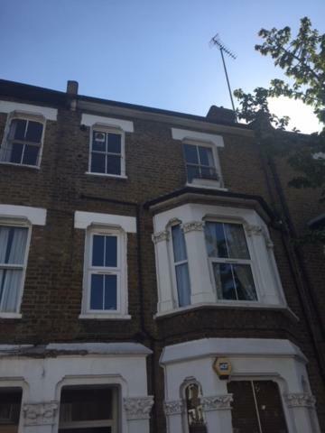 Perfect 2 Bedroom Flat Shepherds Bush W12 * Londres