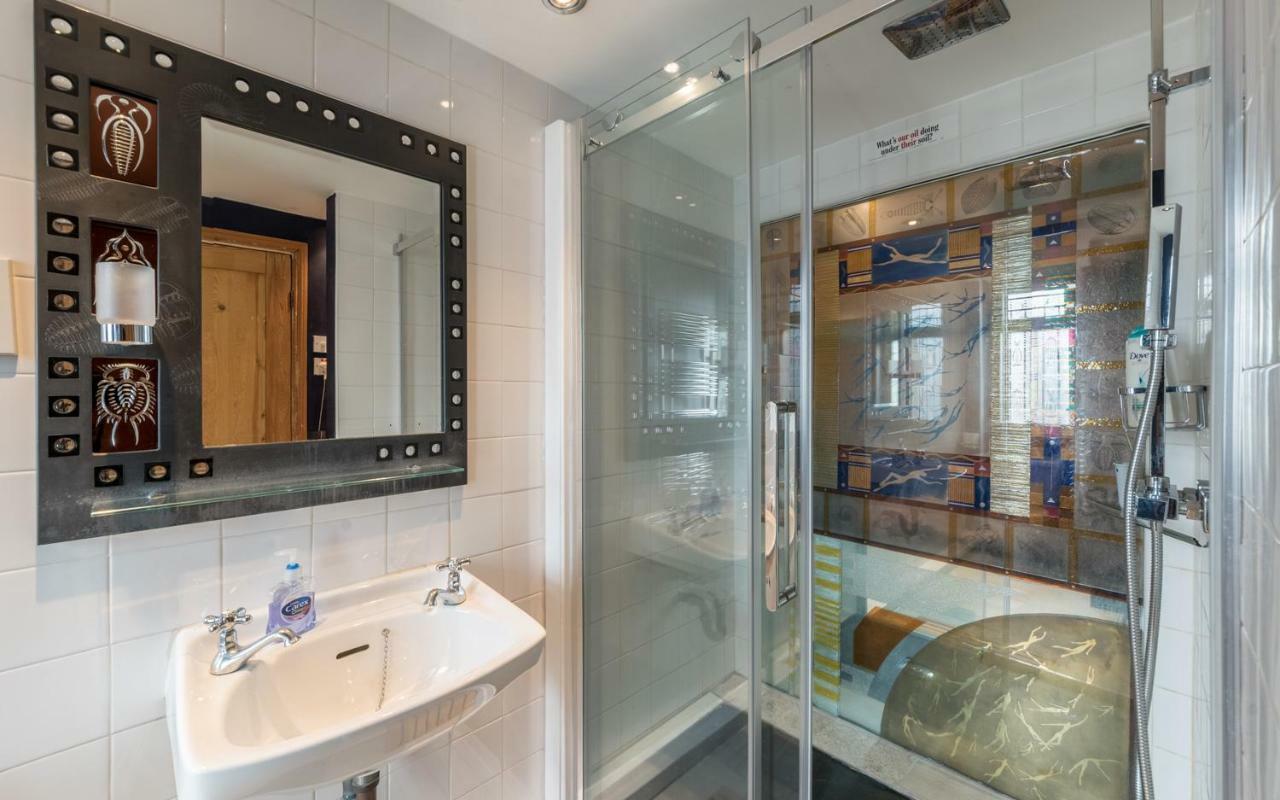 Artistic And Soulful Carnaby Street Movie Pad Appartement Londres