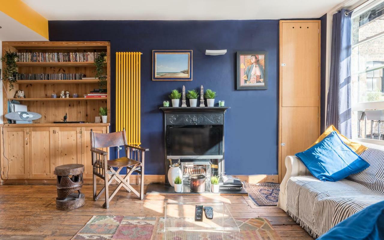 Artistic And Soulful Carnaby Street Movie Pad *