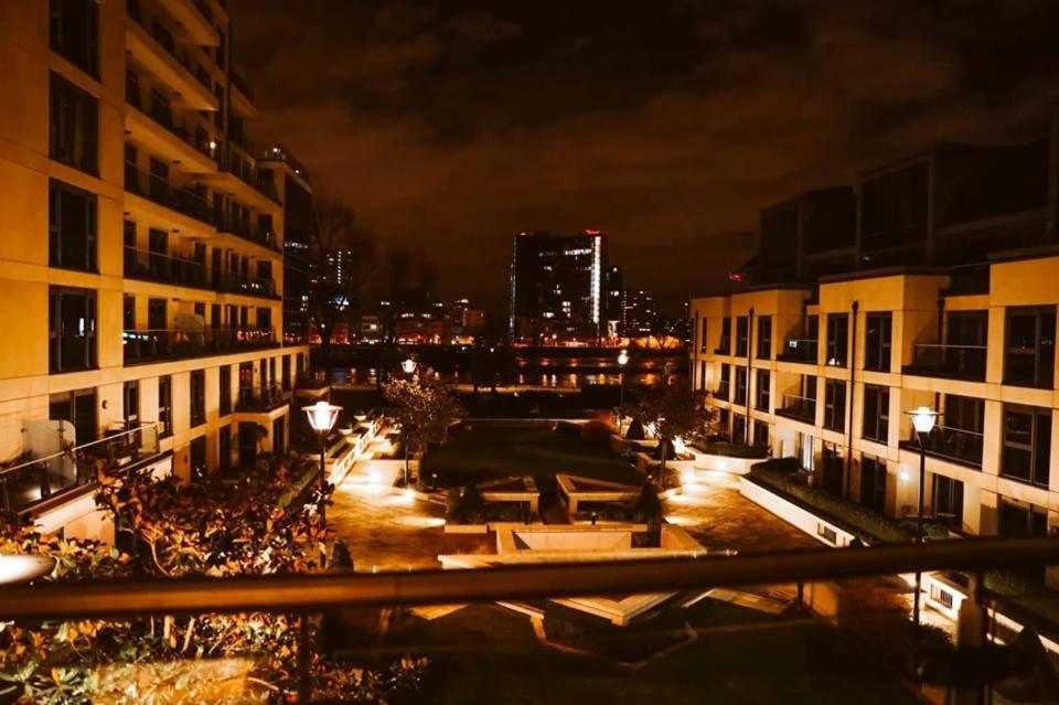 Mahogany House, Imperial Wharf * Londres