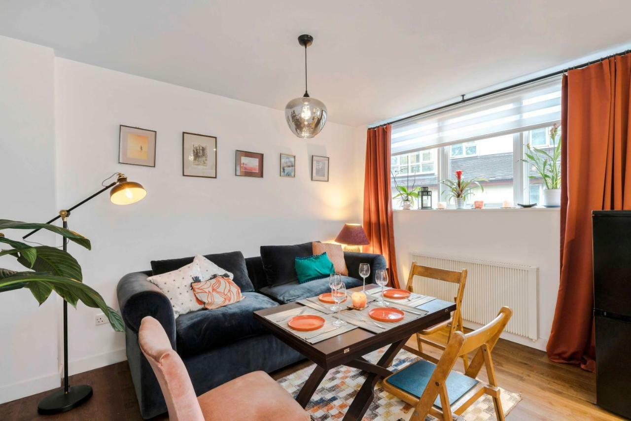 The Nook Tower Bridge Apartment *