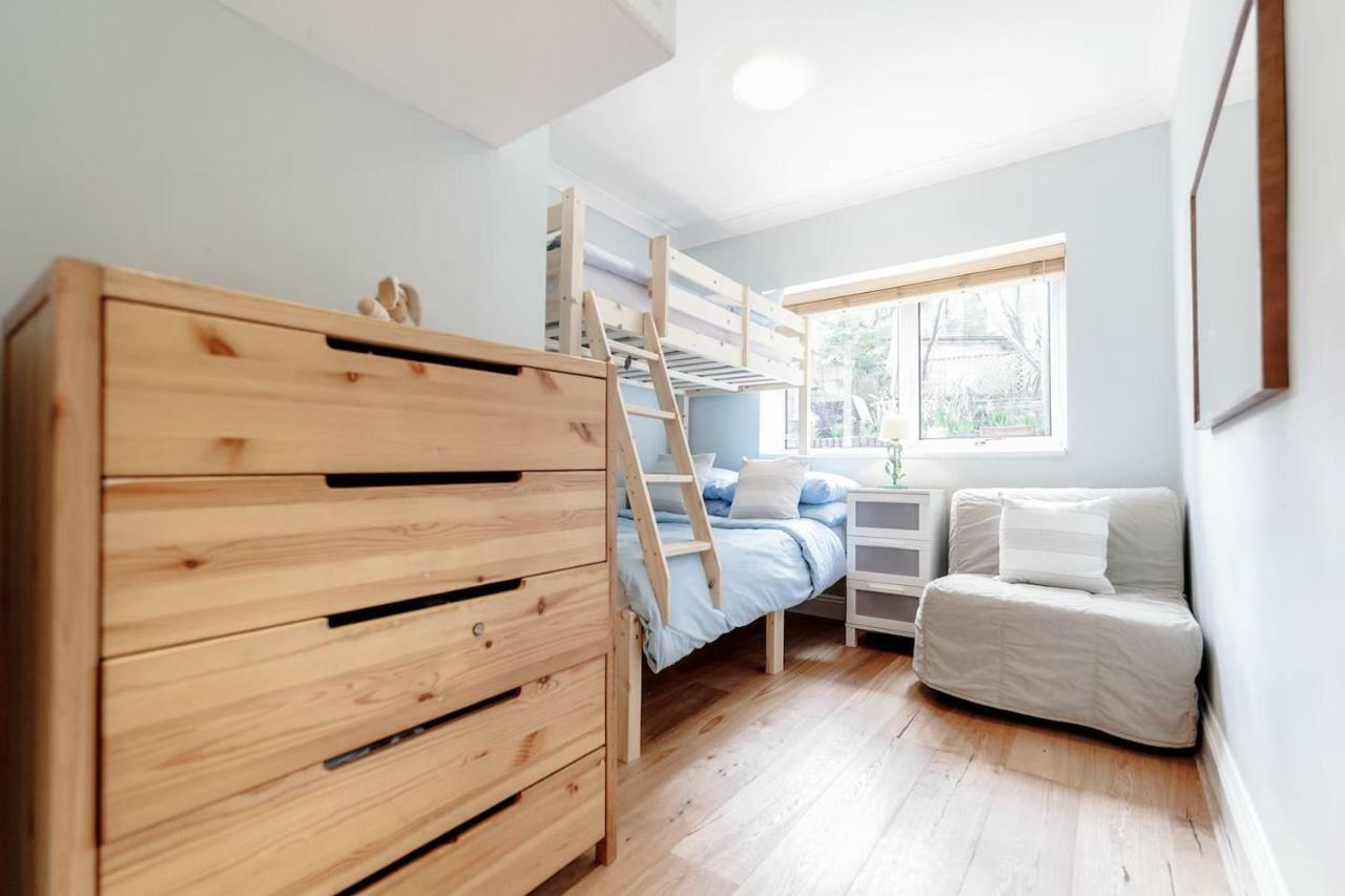 Apartamento 3 Bedroom Garden Flat - Location *