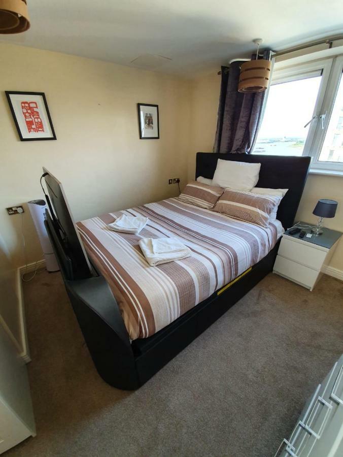 Affluent Riverside Sark Tower Appartement *