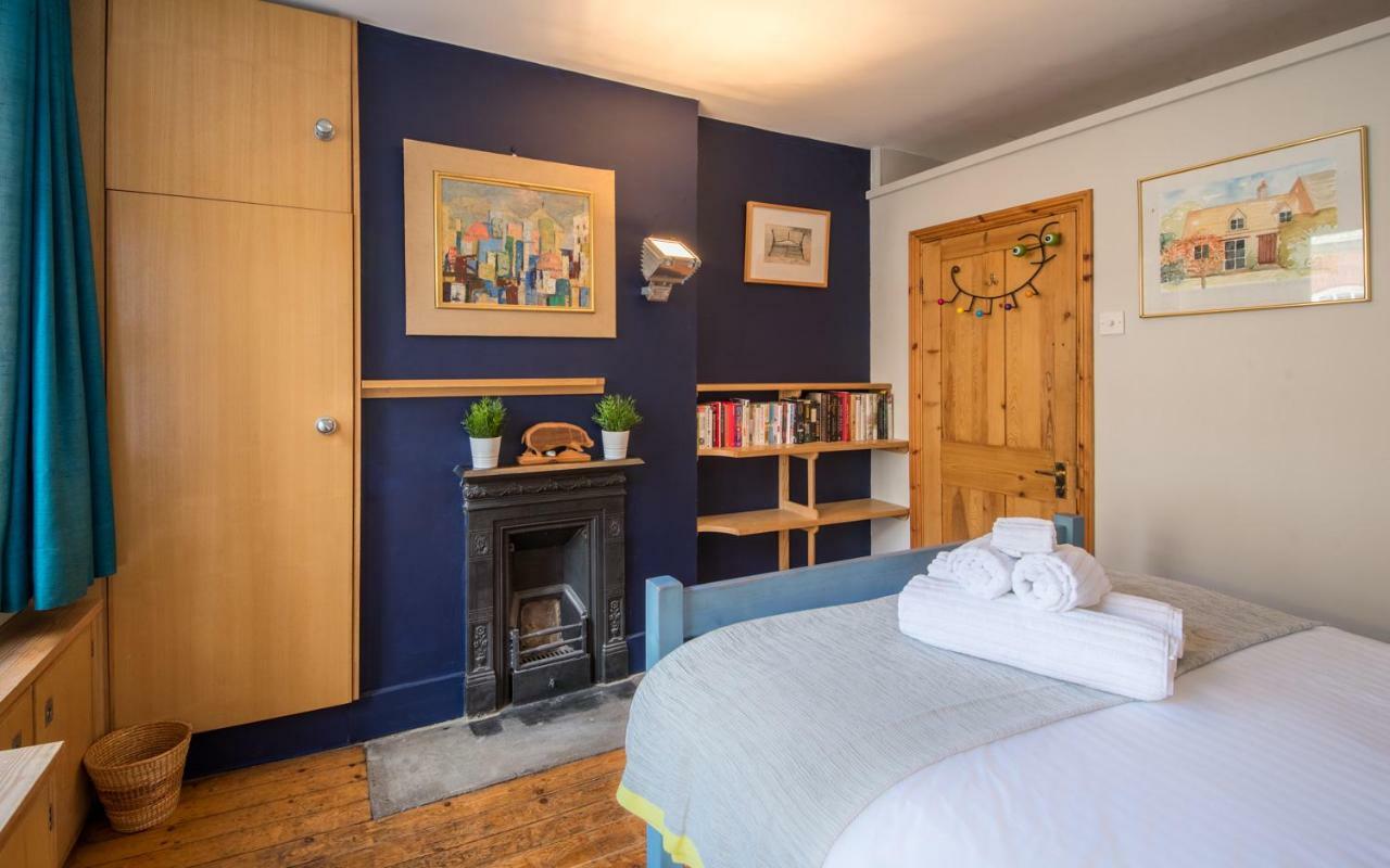 Artistic And Soulful Carnaby Street Movie Pad *