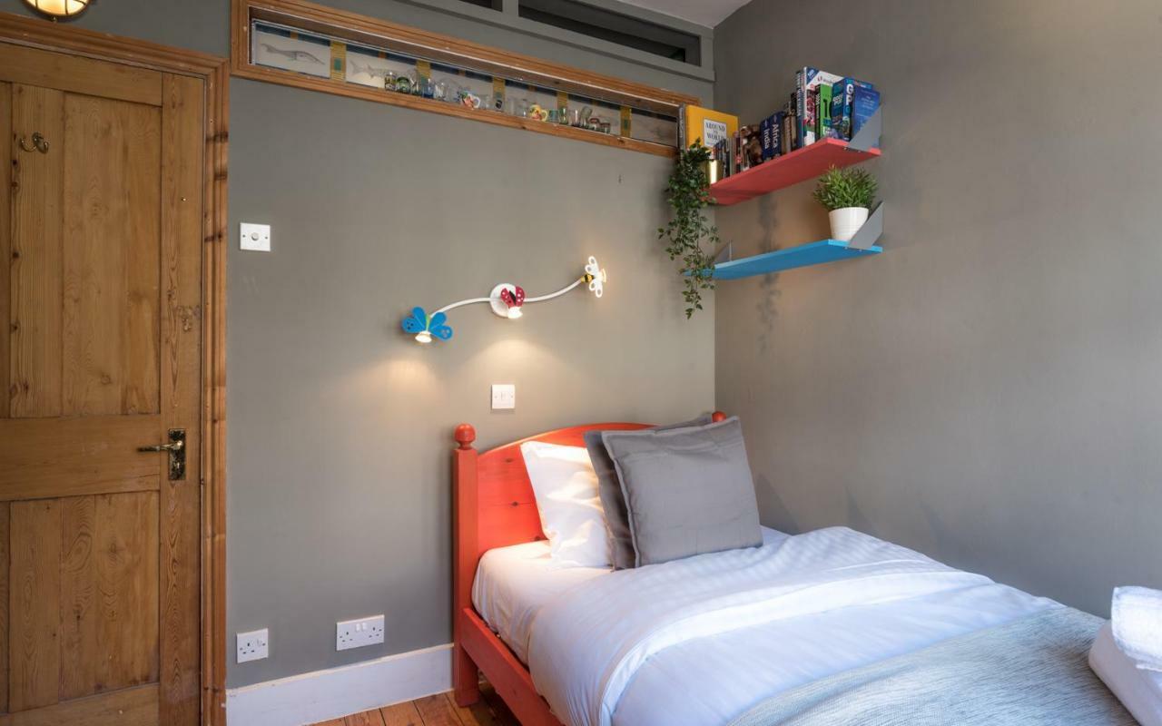 Artistic And Soulful Carnaby Street Movie Pad