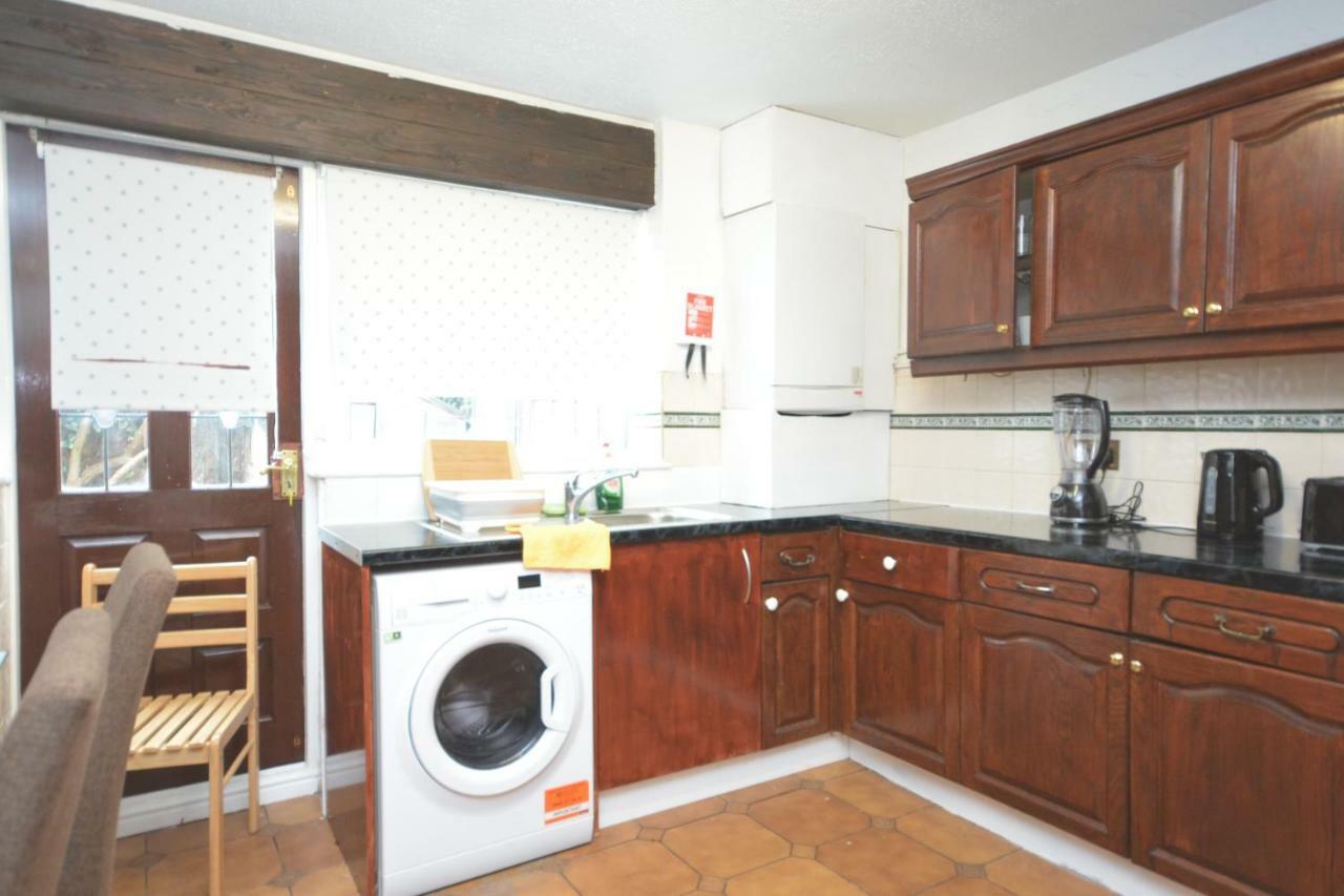 Four Bedroom Townhouse 12 Minutes Walk To Excel Exhibition Centre * Londres