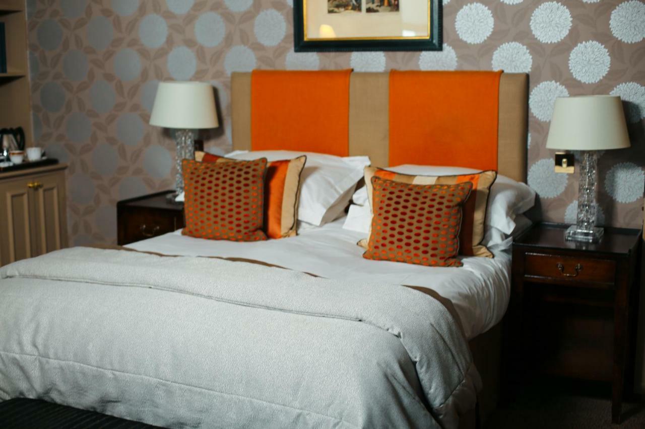 The Fox Club Mayfair Hotel