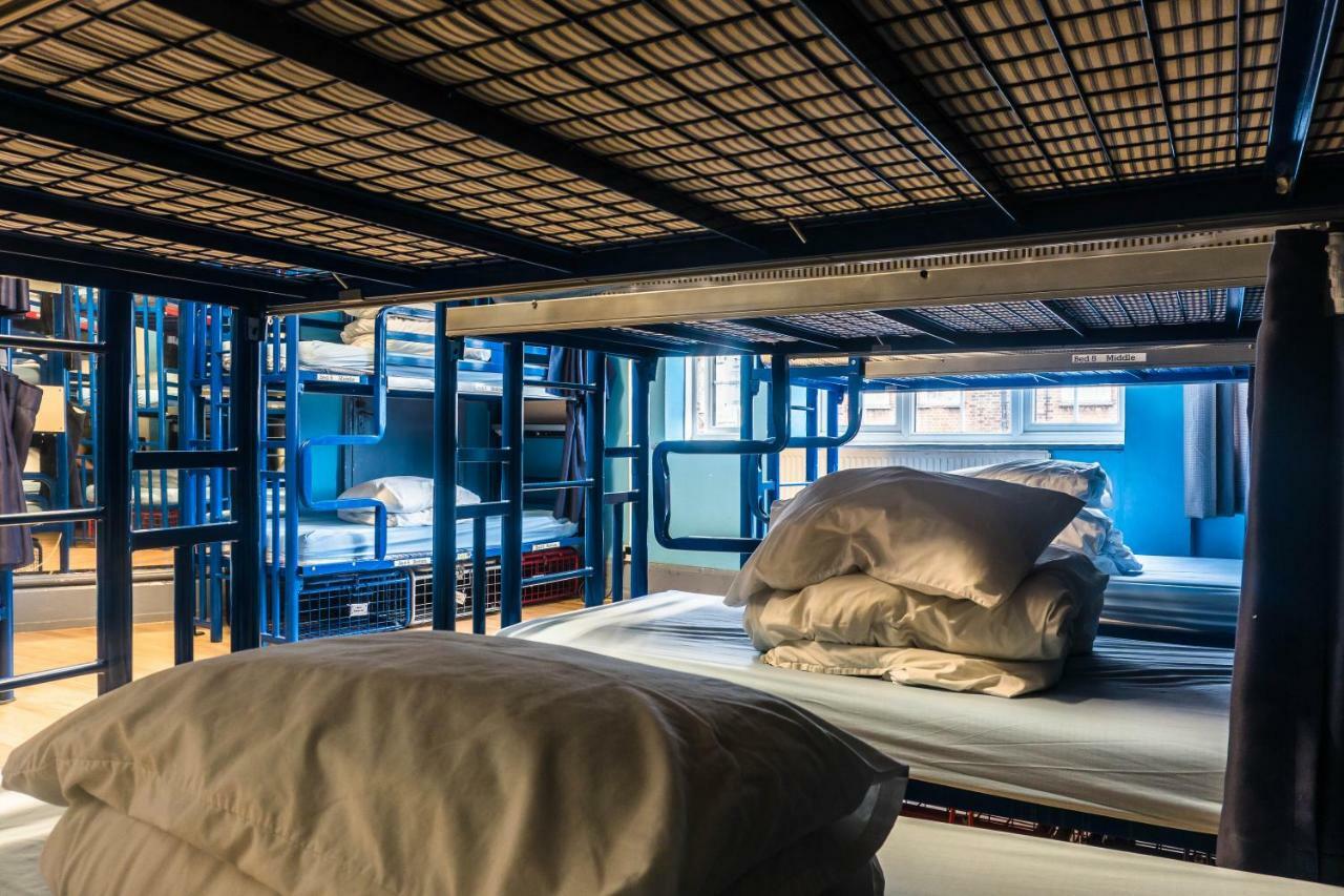 Backpackers Youth 18 - 35 Years Old Only Albergue *