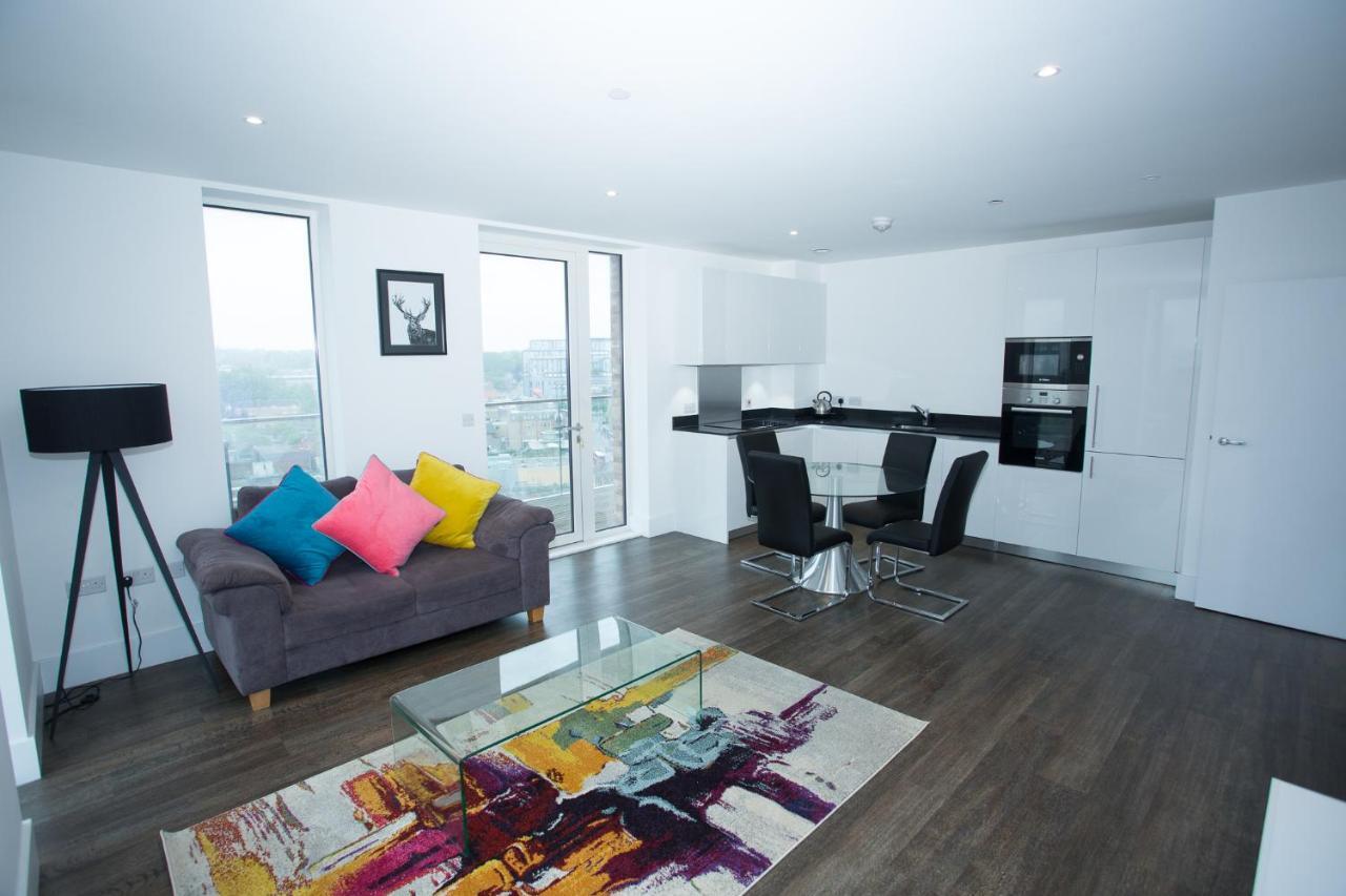 High View Two Bedroom In Woolwich Apartment *