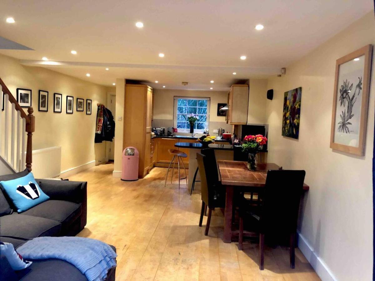 Luxury Central 3 Bedroom Family House Ferienhaus