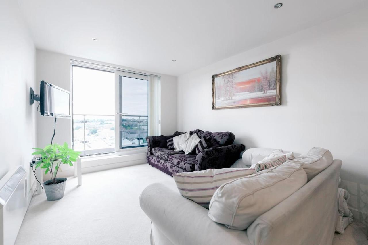 Chelsea / Imperial Wharf - Bright, Modern, Sunset View Londen
