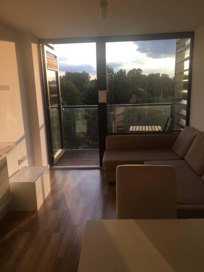 Bright & Modern 1 Bedroom Flat In Shepherds Bush * Londres