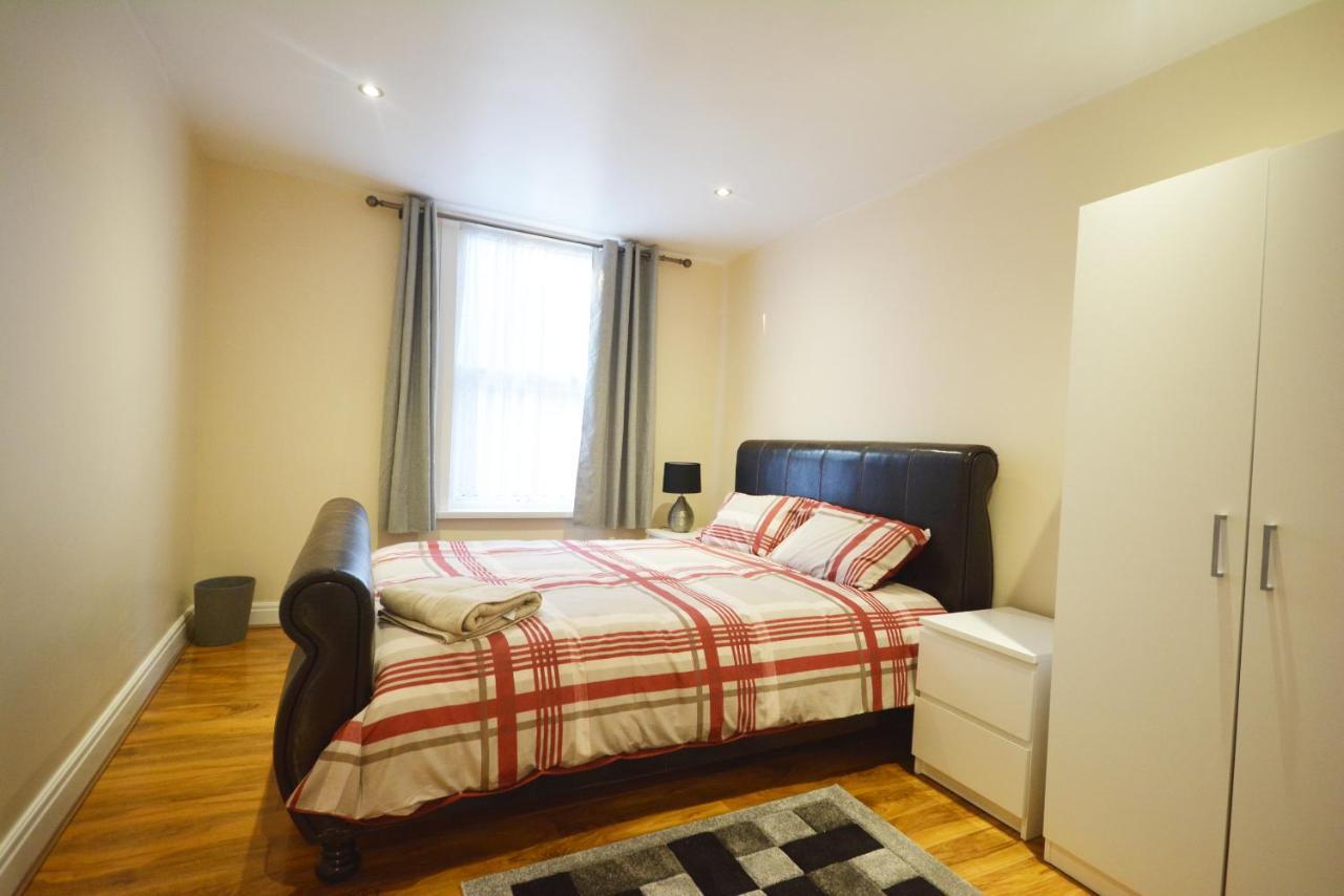 Zone 2 Three Bedroom * London