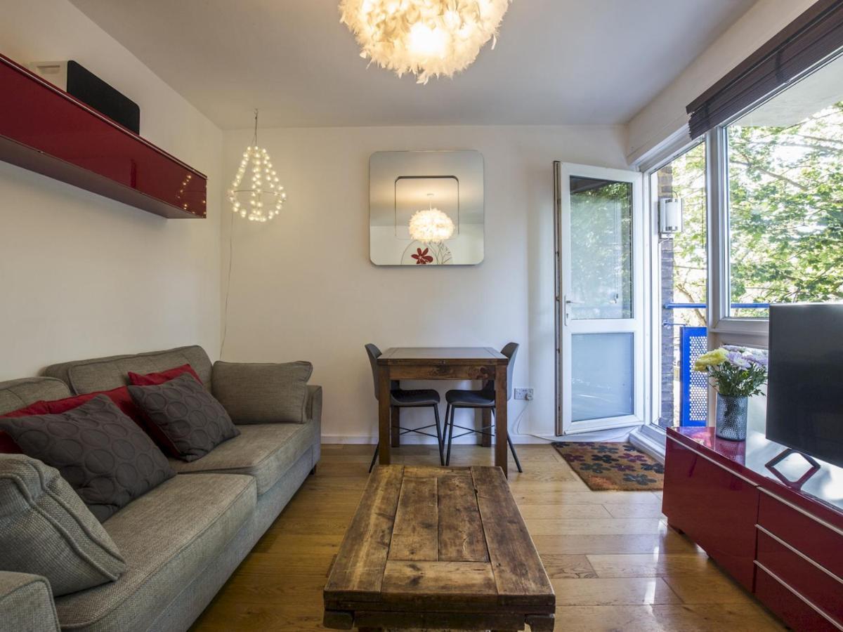 Spacious Flat In South With Balcony - Pass The Keys