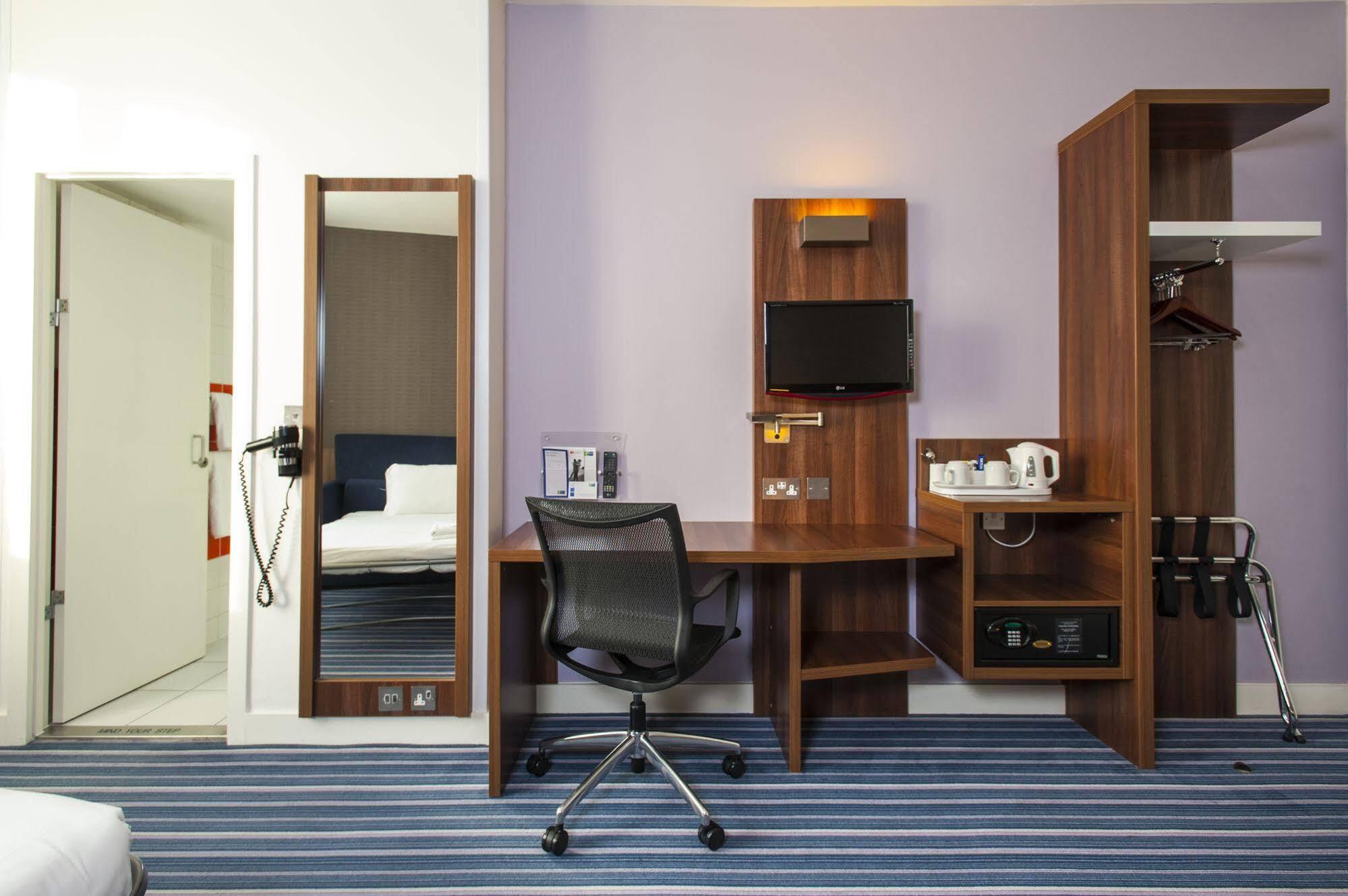Express - Vauxhall Nine Elms Hotel