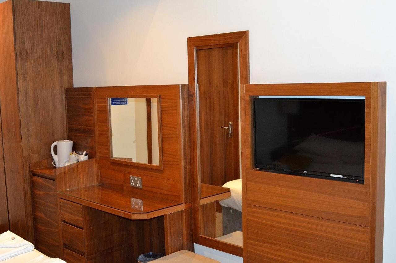 Leisure Hotel