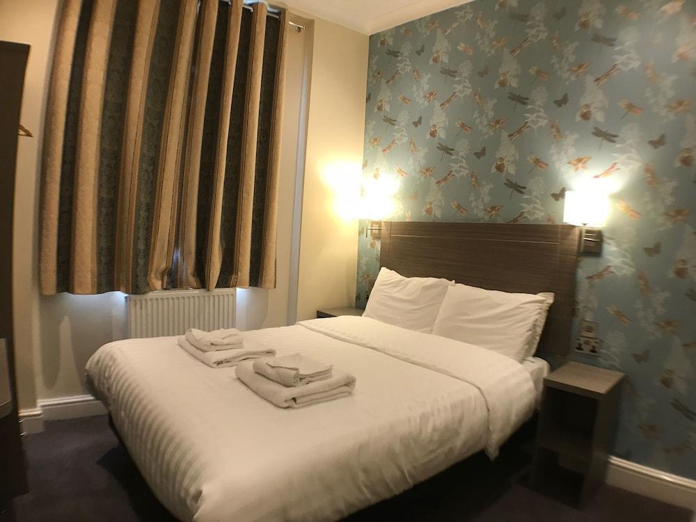 Oyo Bakers Victoria Hotel 3*