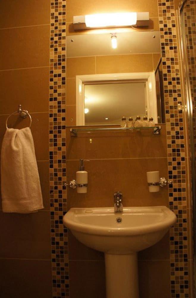 Sapphire Hotel 3*