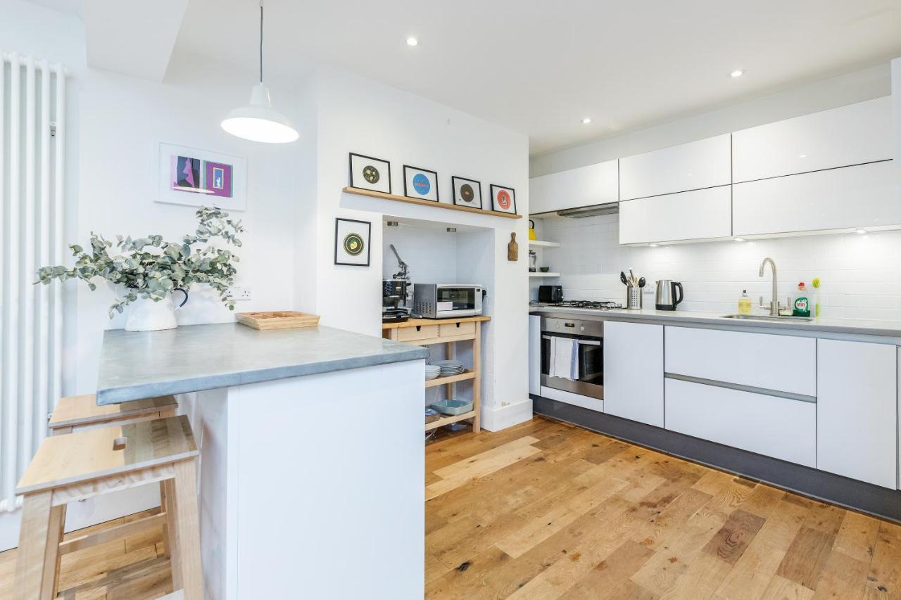 Bonnington Gardens - 1 Bed Open Plan Basement Flat Apartment London