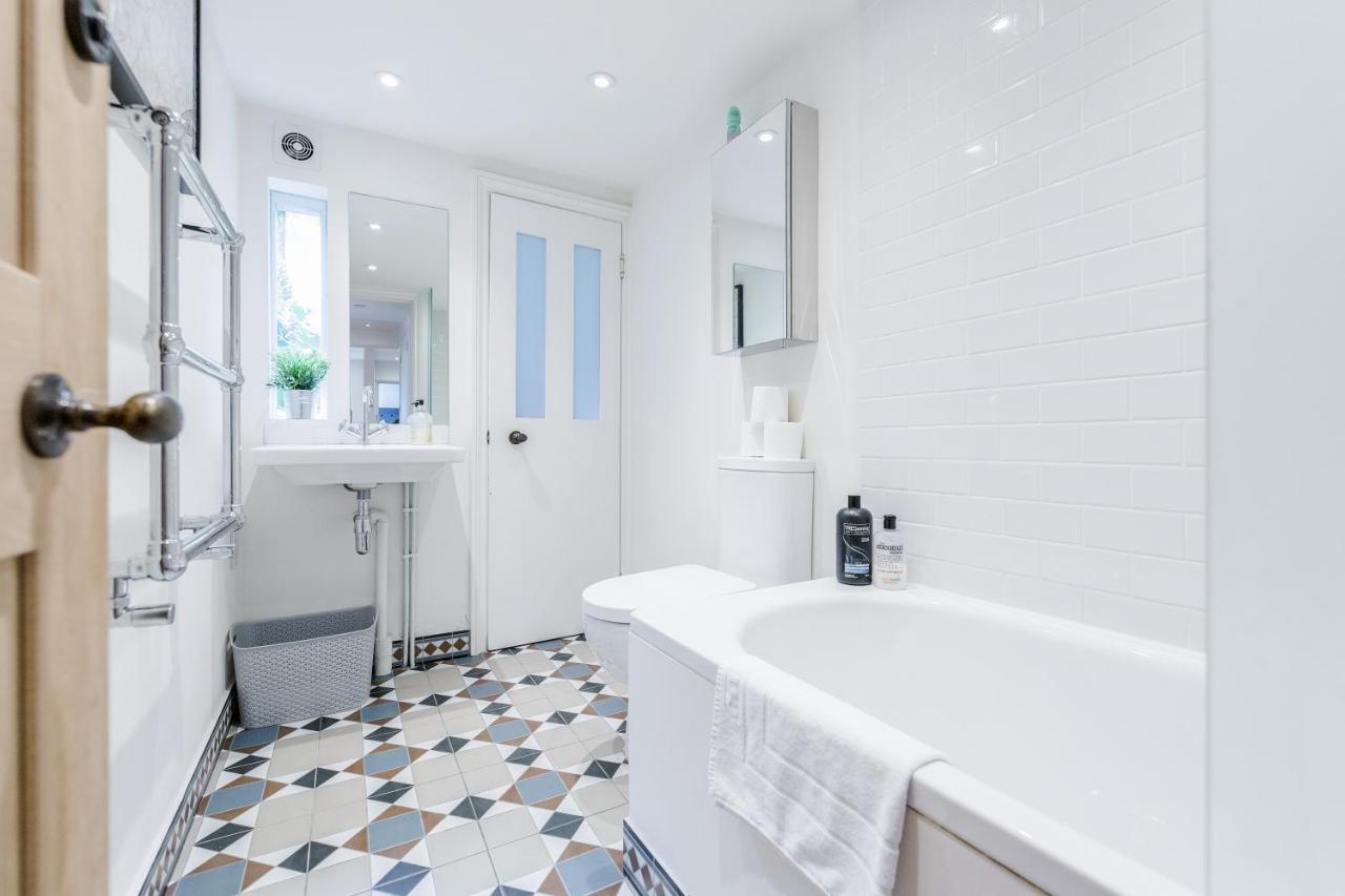Apartment Bonnington Gardens - 1 Bed Open Plan Basement Flat *