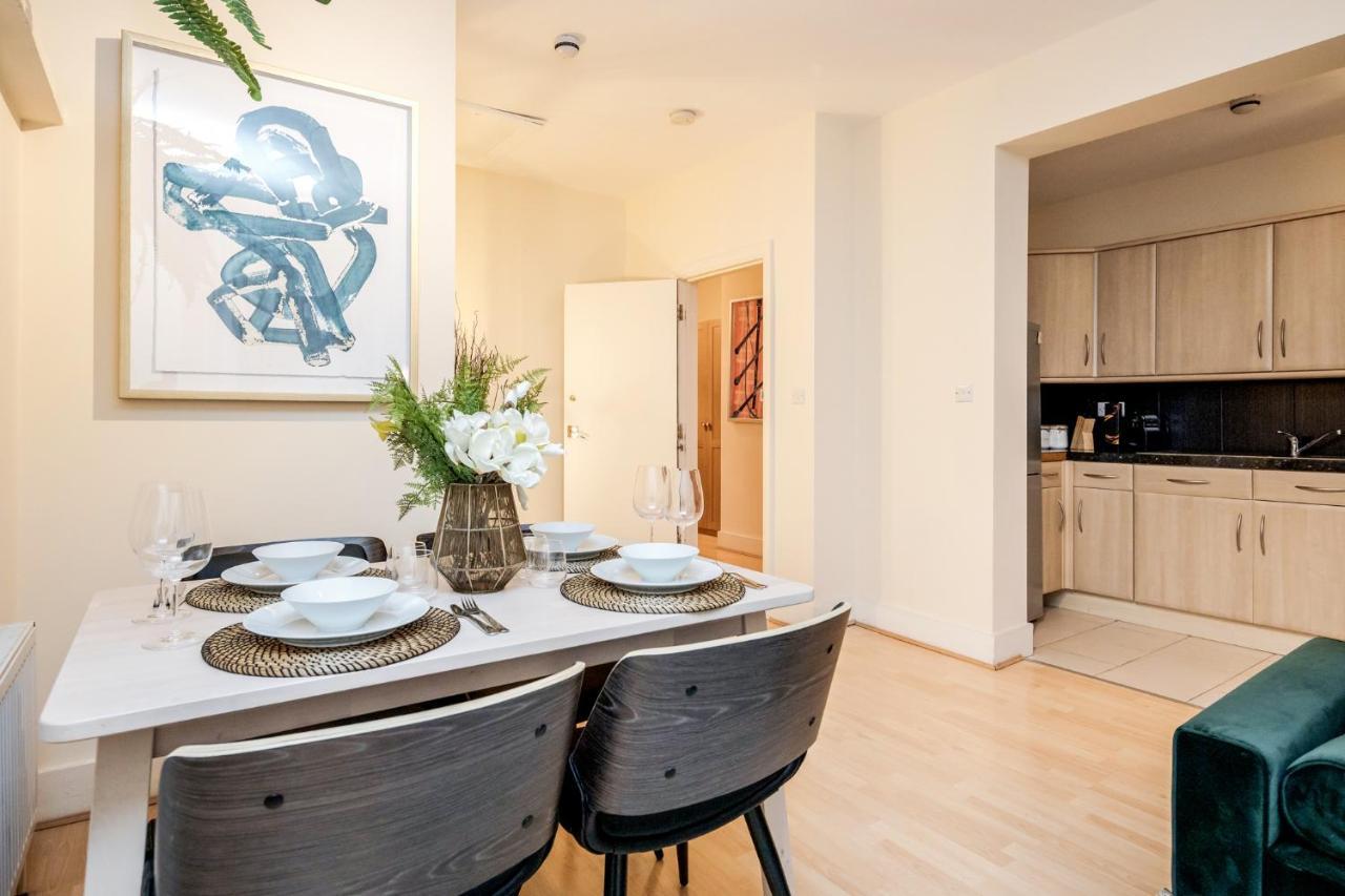 Elegant Kensington With Patio * Londres