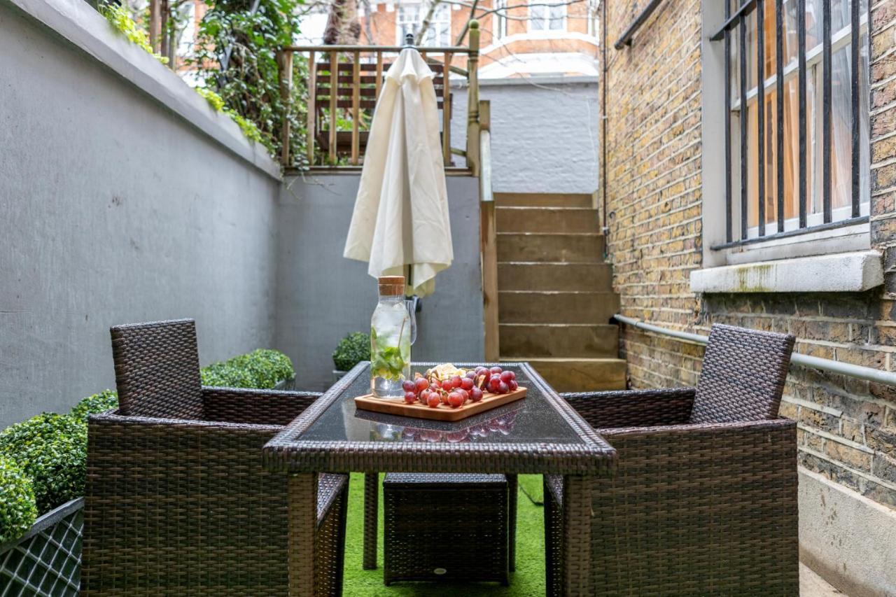 Elegant Kensington With Patio Londres