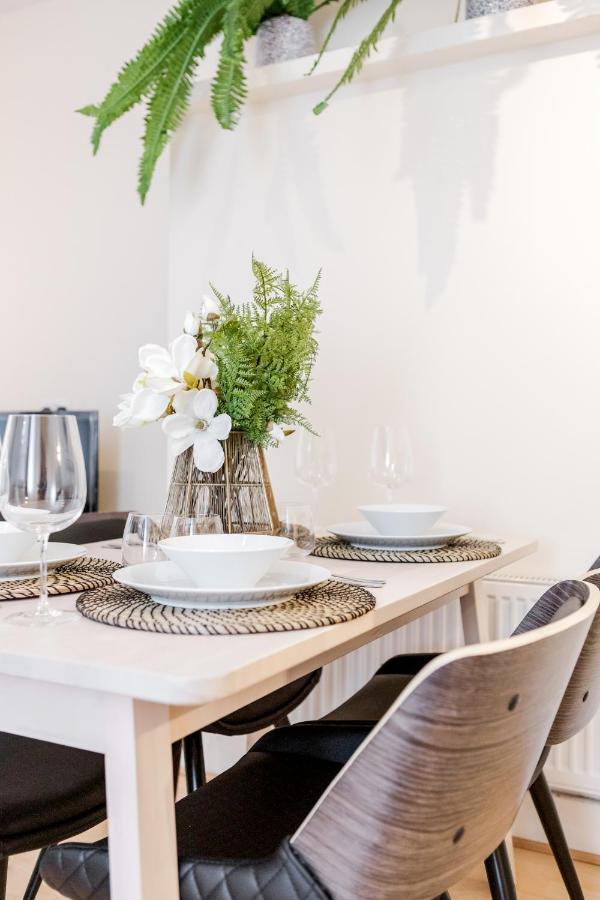 Elegant Kensington With Patio Londres