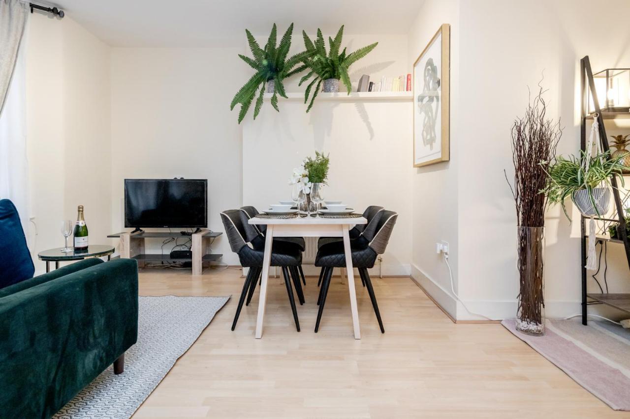 Elegant Kensington With Patio * Londres