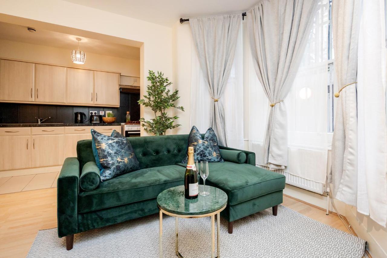 Apartamento Elegant Kensington With Patio Londres
