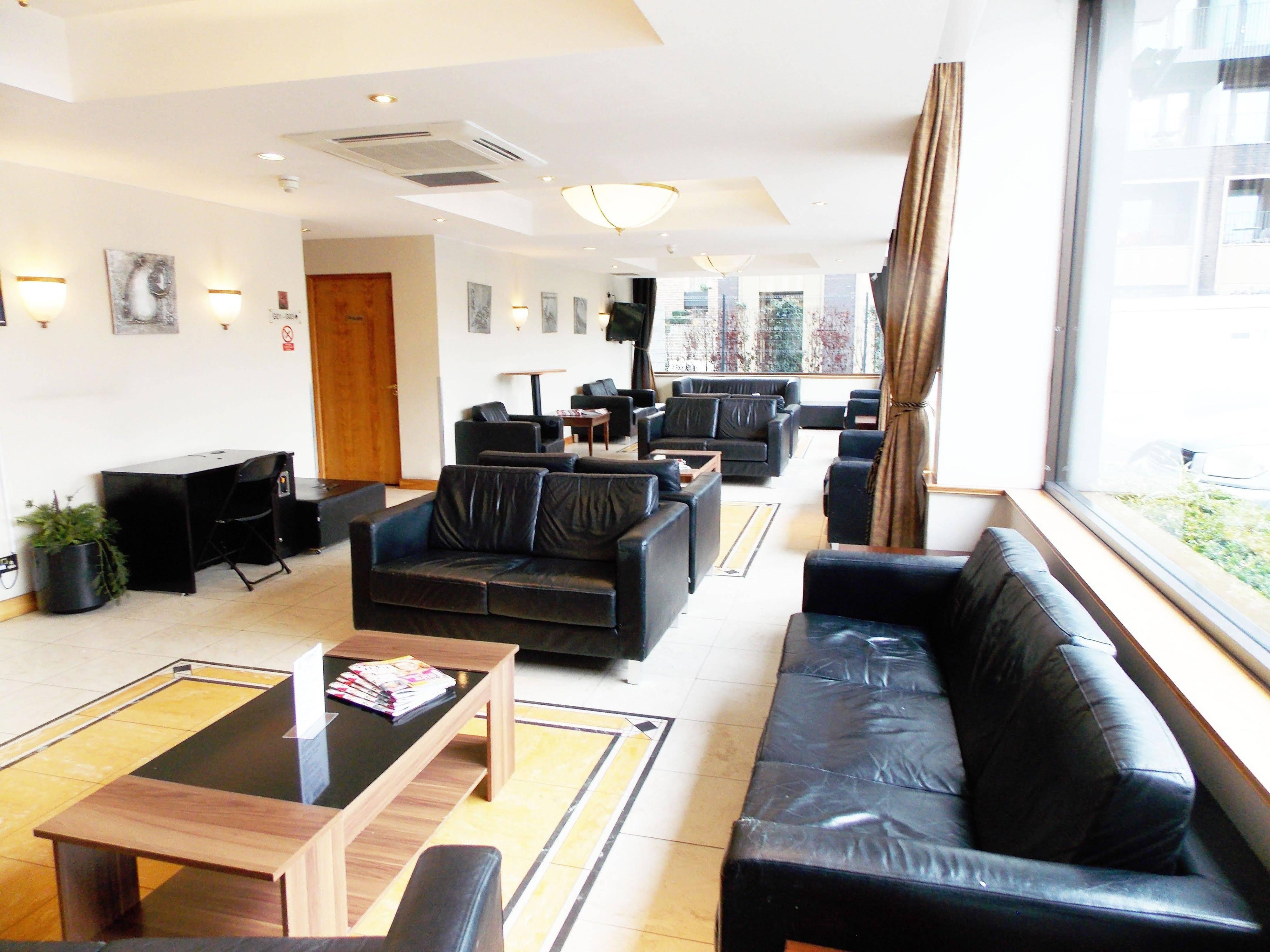 - Wembley International Hotel Londres